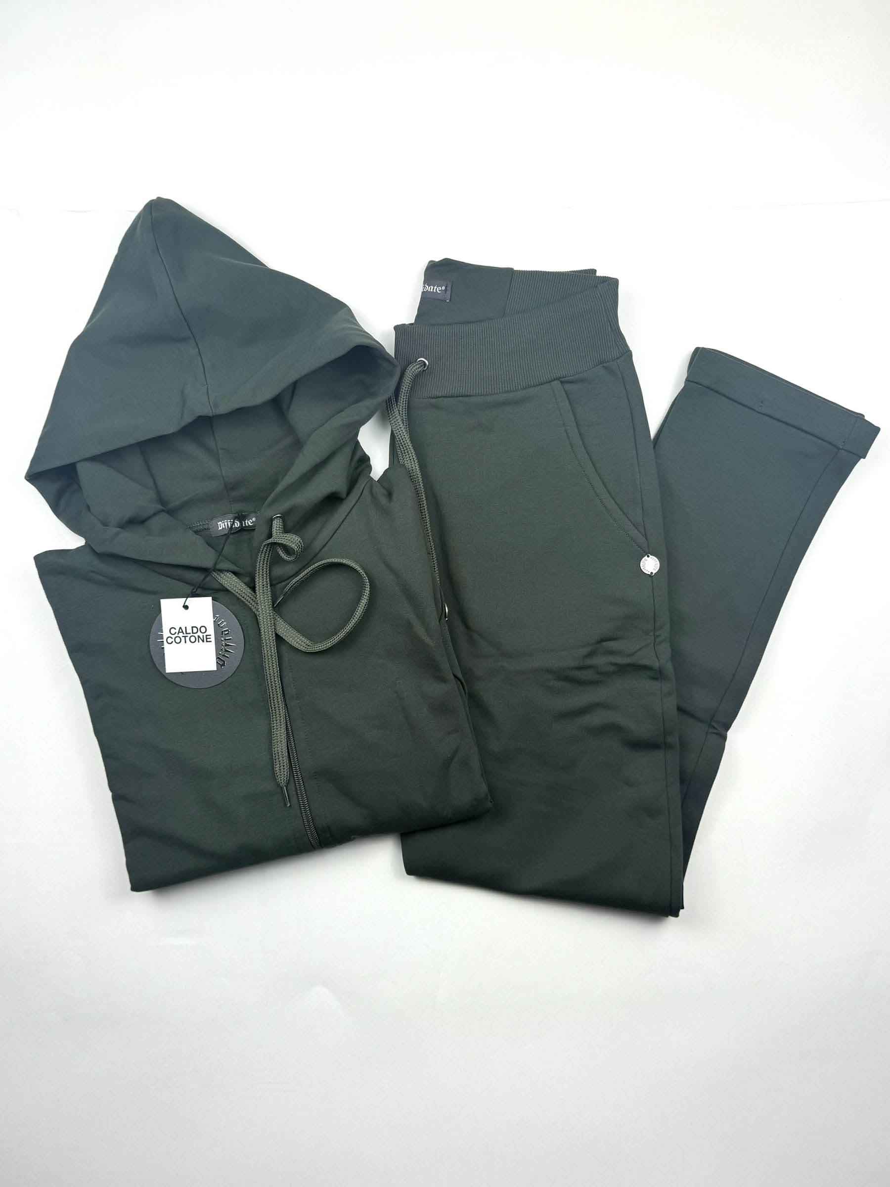 COMPLETO DIFFIDATE CON CAPPUCCIO CALDO COTONE