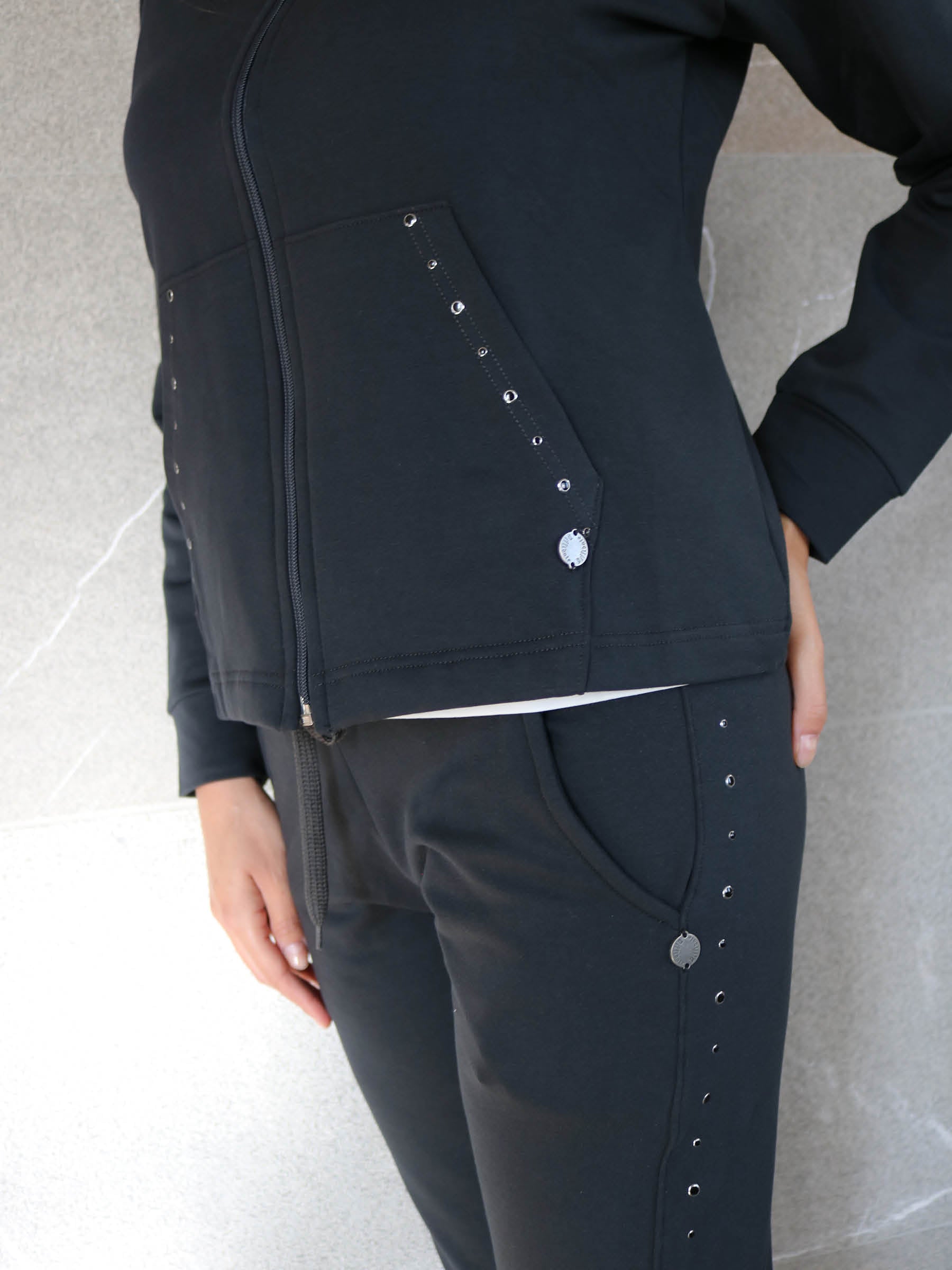 COMPLETO CON APPILCAZIONI art. P2 WINTER